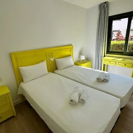 Walking To The * קורלחו