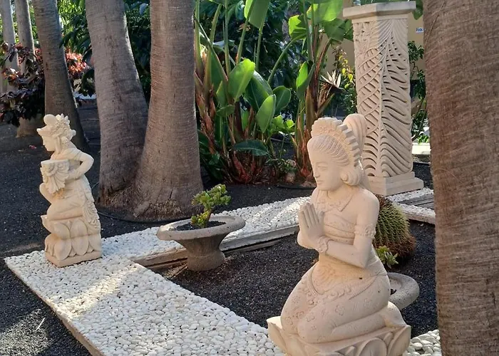 Walking To The * קורלחו